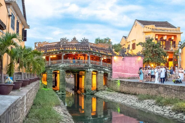 Best Ways to Get Around Hoi An Vietnam! Bikes, Cars & More