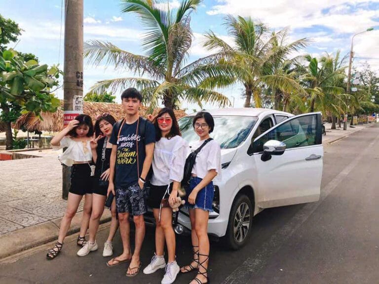 So Sánh Các Hình Thức Thuê Xe Du Lịch Đà Nẵng: Grab, Taxi, Tự Lái, Có Lái